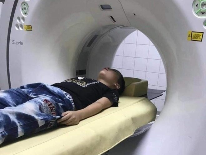 hanh hung hoc sinh anh 1