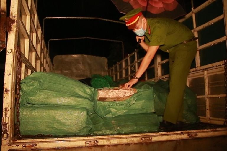 Thu giu gan 3 tan chan ga khong ro nguon goc hinh anh