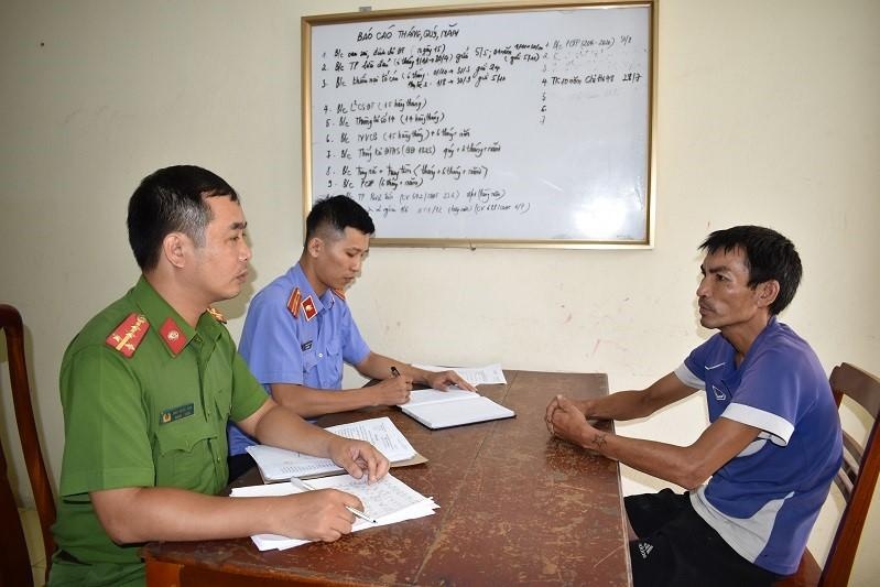 Khoi to tai xe dap CSGT anh 1