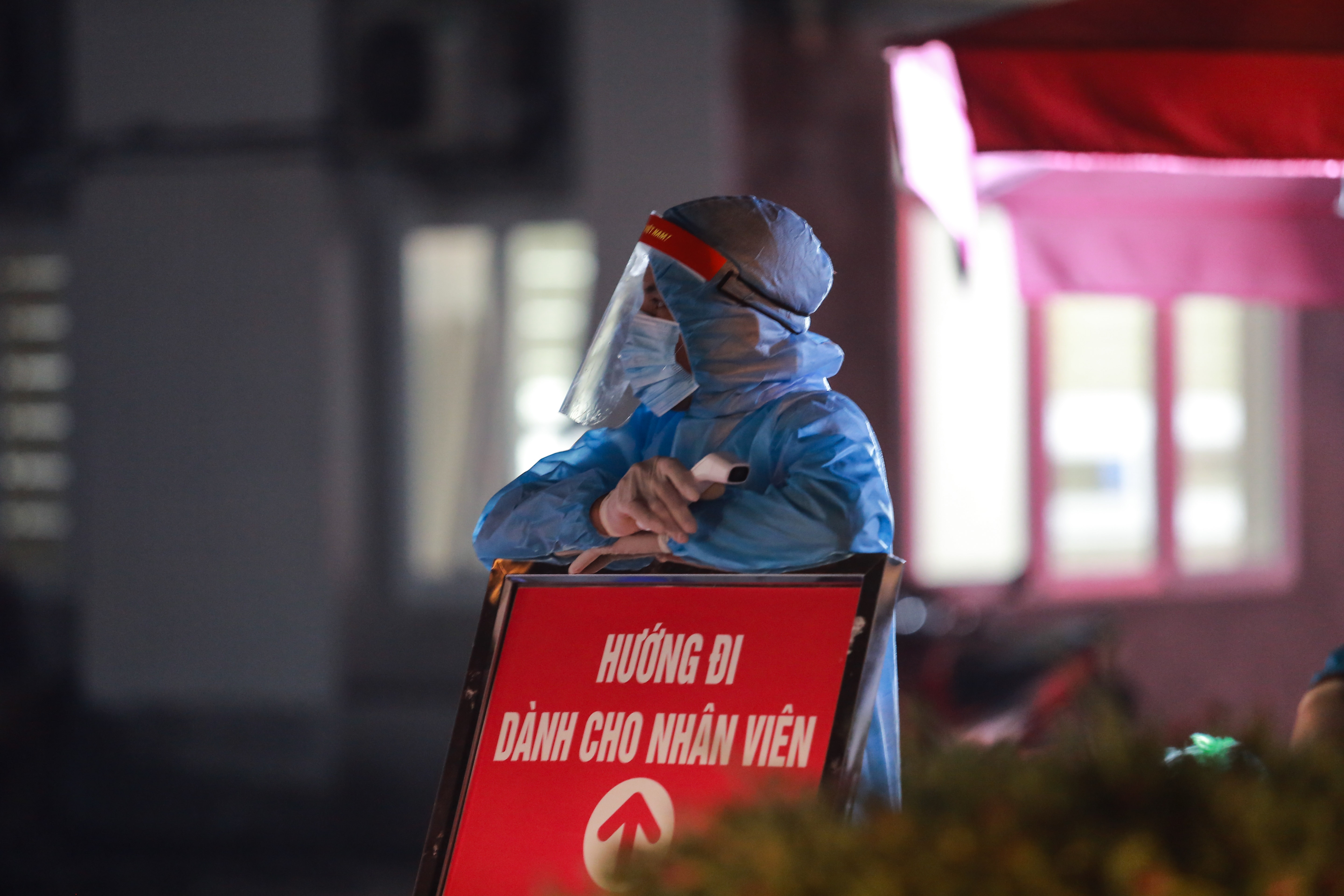 Phong toa Benh vien E anh 11