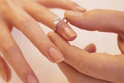 Chong mat tich, vo co duoc ket hon voi nguoi khac? hinh anh