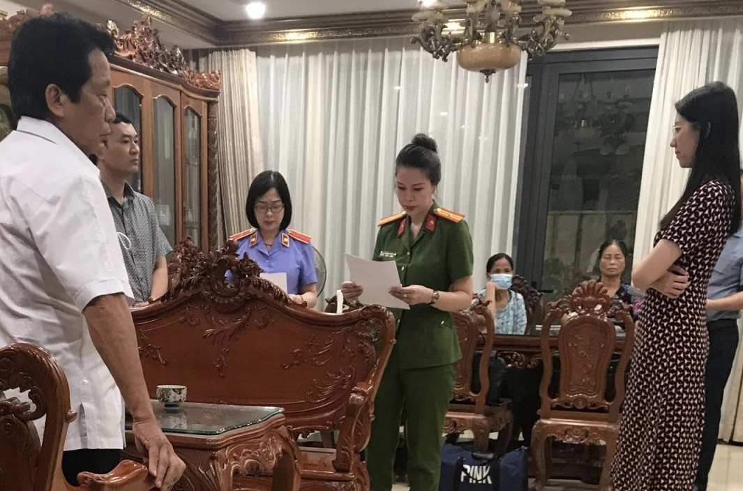 Cong an kham xet nha ong Nguyen Thanh Long, Chu Ngoc Anh hinh anh