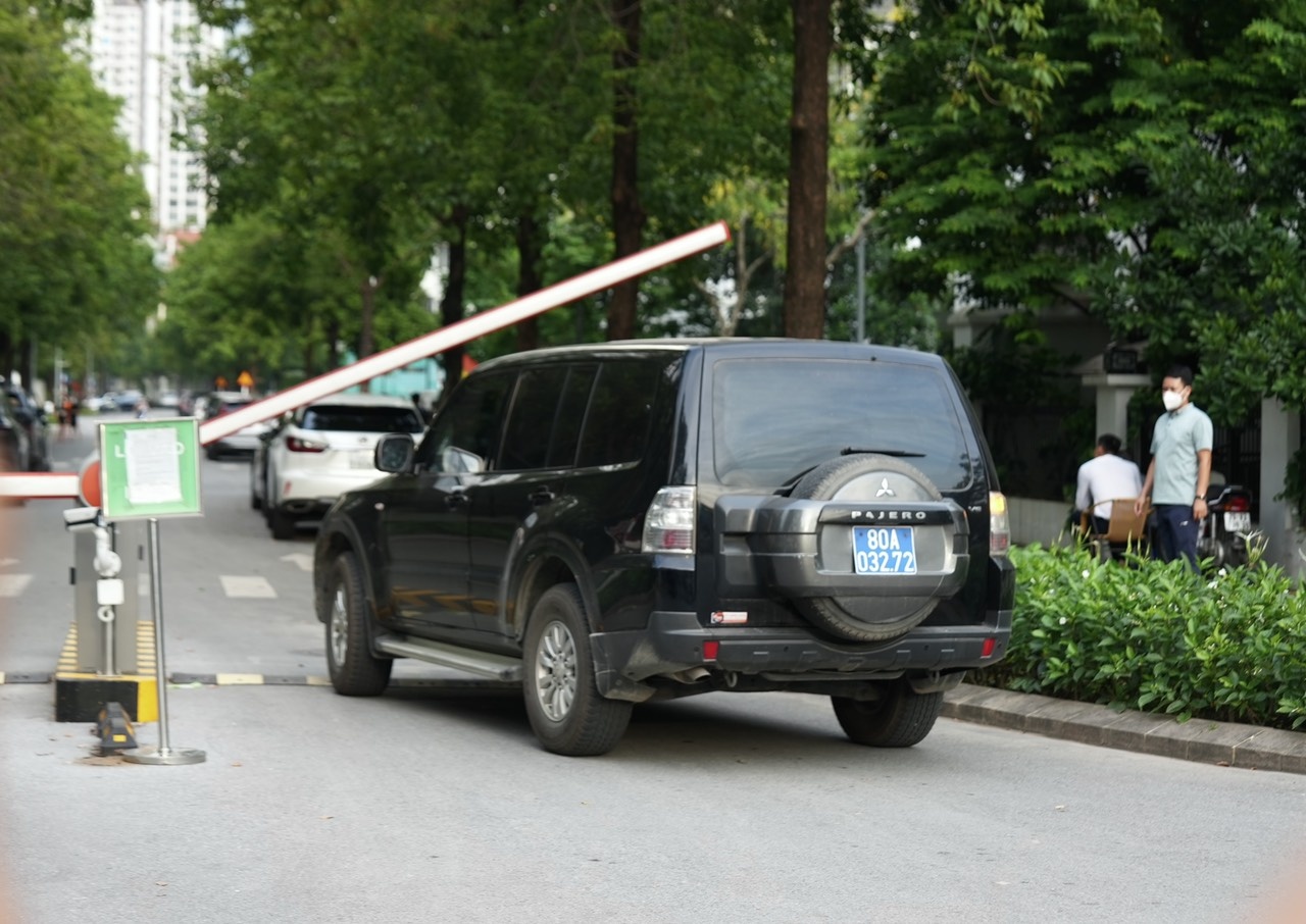 khám xét nhà ông Nguyễn Thanh Long ảnh 4 kham xet nha ong Nguyen Thanh Long anh 4