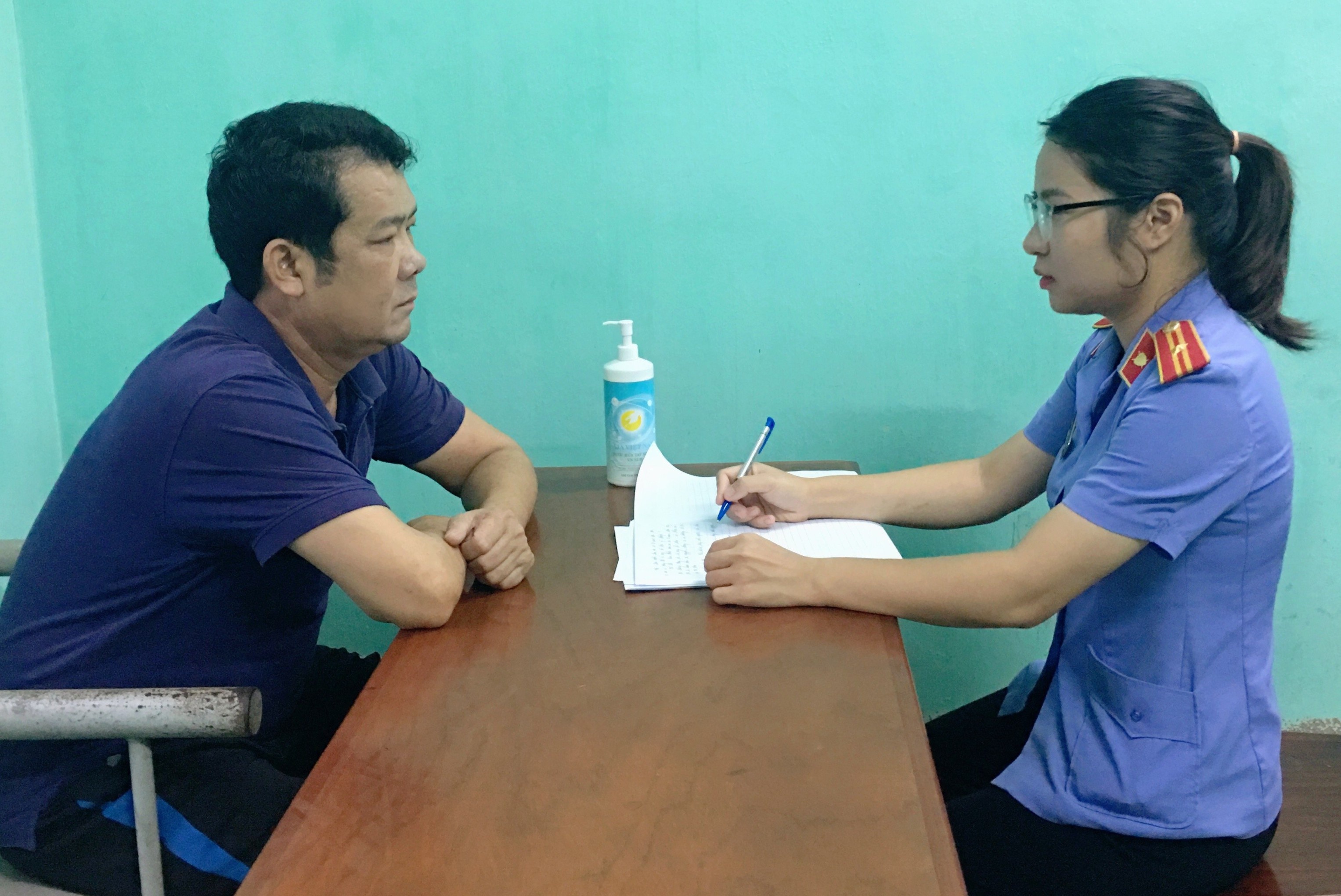 giam doc doa ban nguoi anh 1