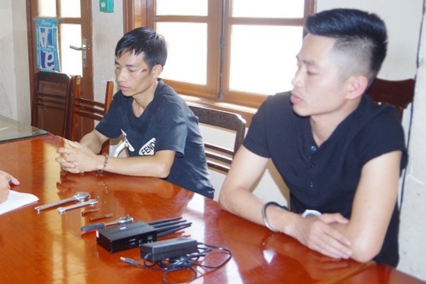 Dung thiet bi pha song de trom xe may hinh anh