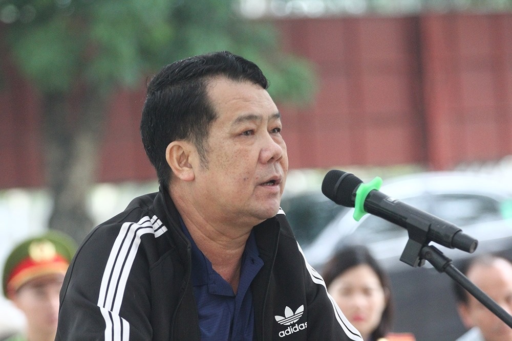 giam doc rut sung doa ban nguoi anh 1