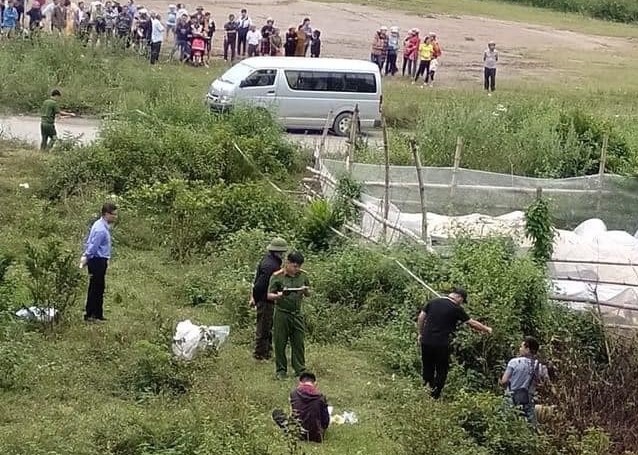 Tam giu nghi can xam hai be gai 13 tuoi hinh anh