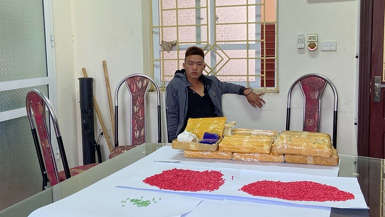 vận chuyển ma túy khi bị truy nã ảnh 1 van chuyen ma tuy khi bi truy na anh 1