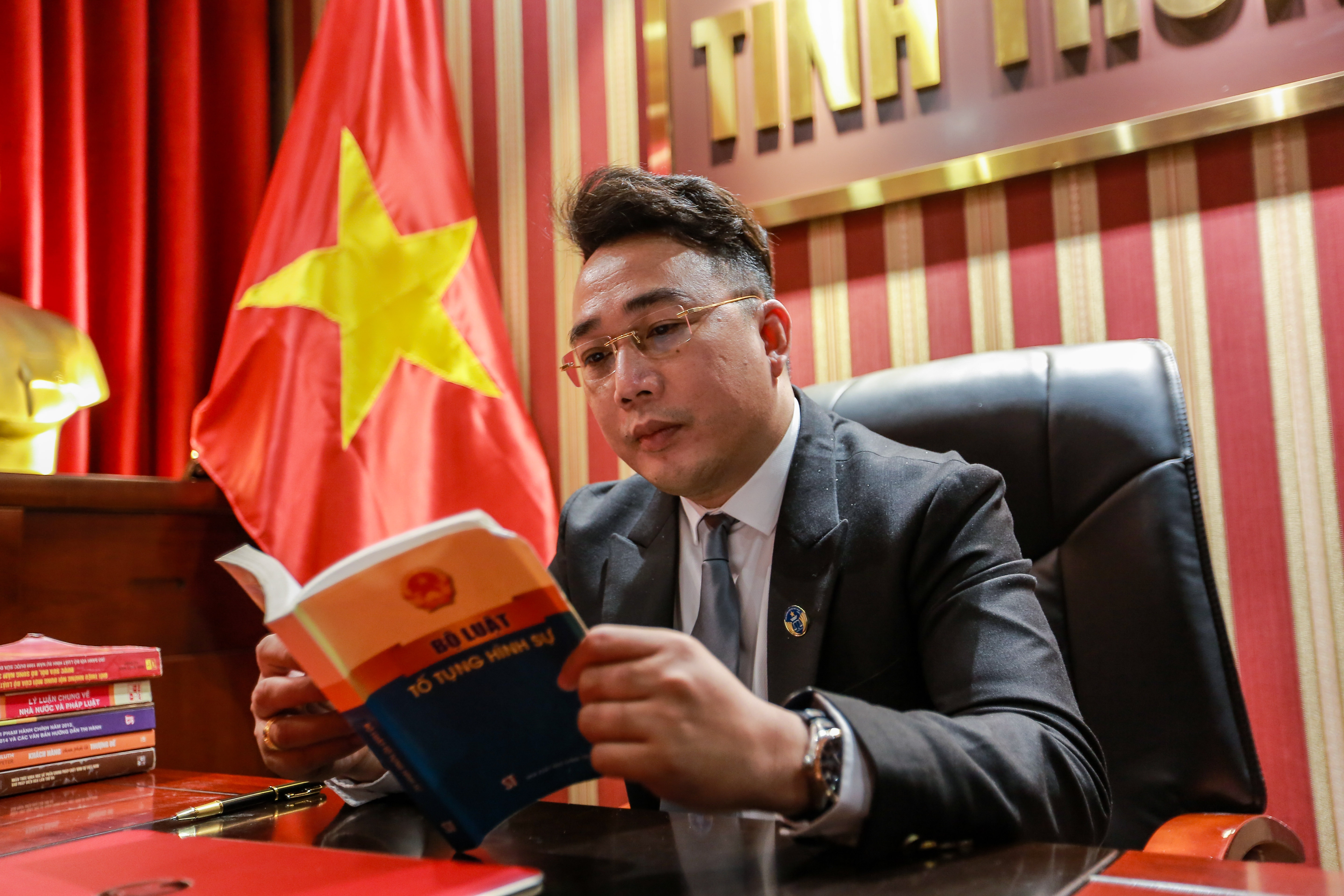 chong ngoai tinh,  vo co duoc nuoi con anh 1