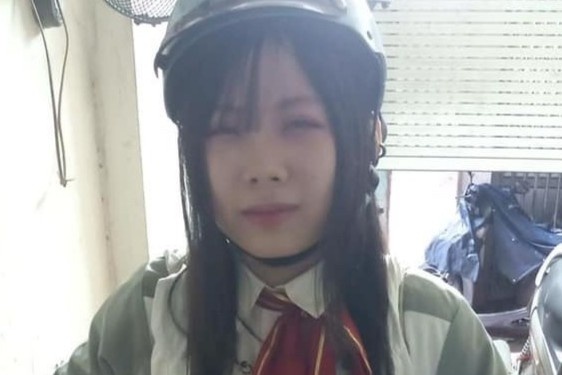 Nu sinh lop 12 mat tich luc nua dem hinh anh