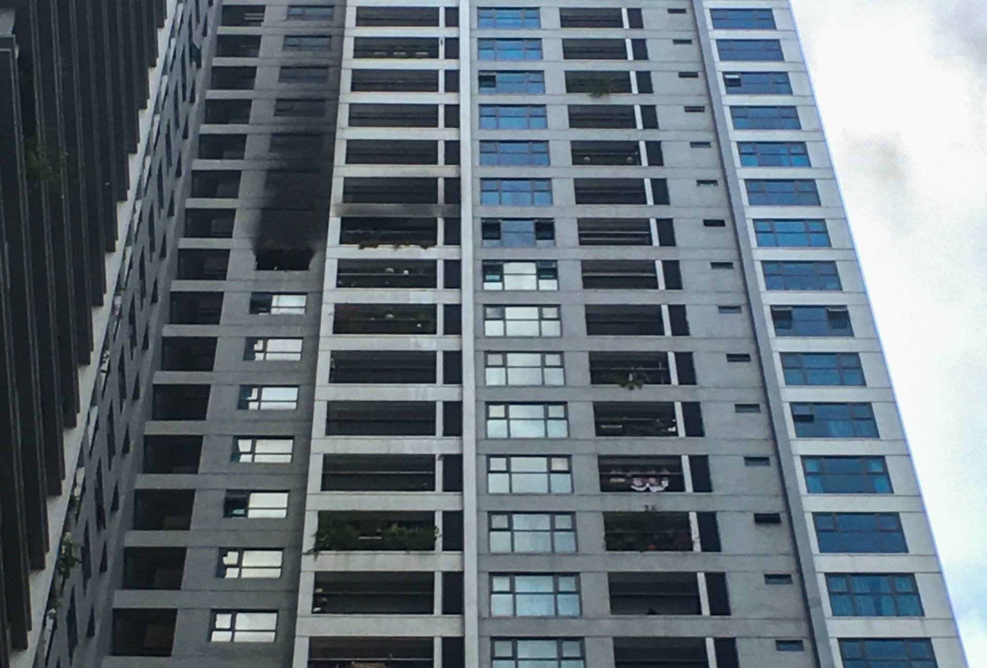 chay chung cu Goldmark City anh 8