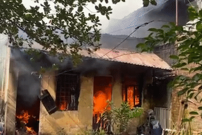 Lua tu cua hang vat lieu xay dung lan sang nha dan hinh anh