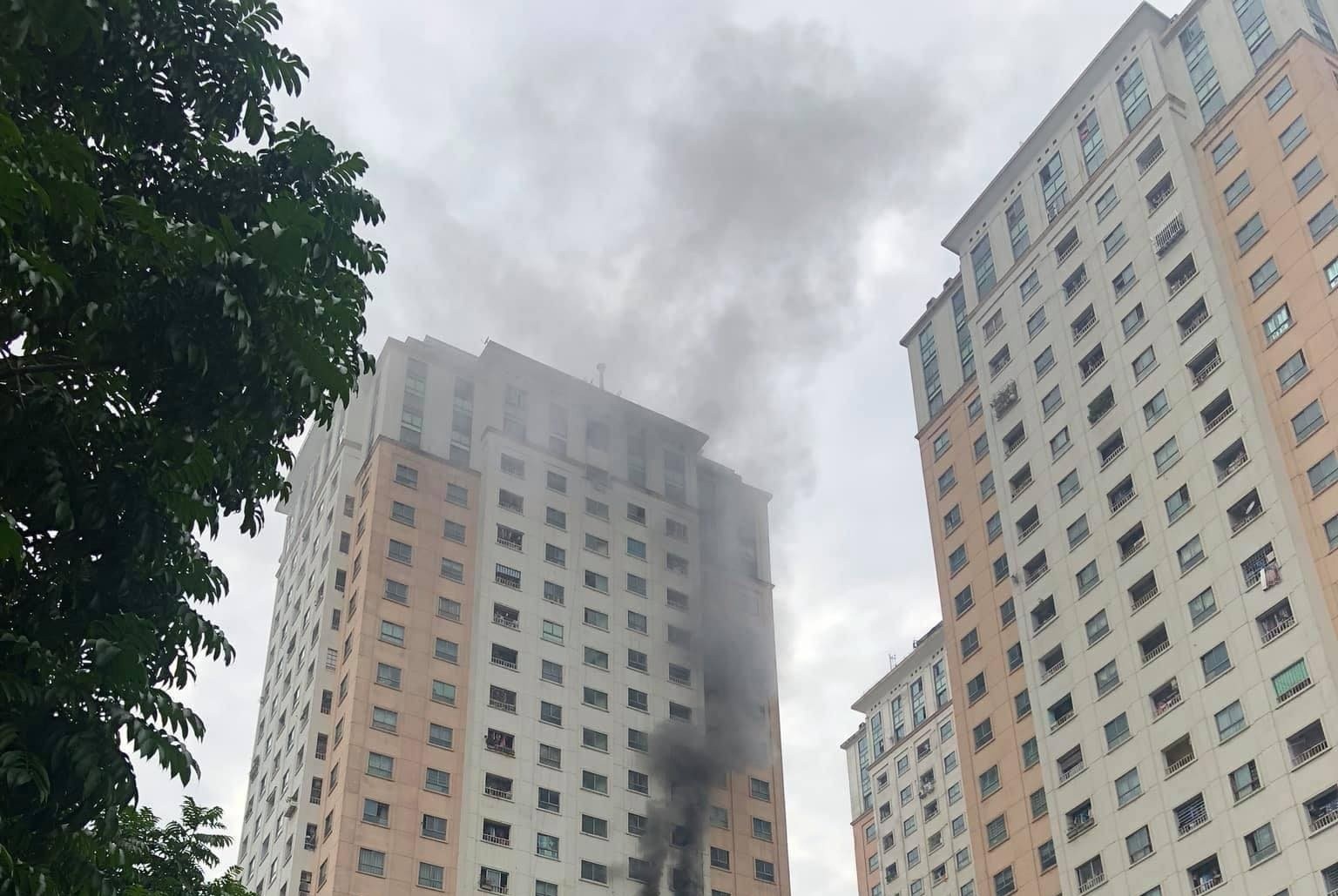 Chay can ho tang 13 khu do thi Xa La hinh anh