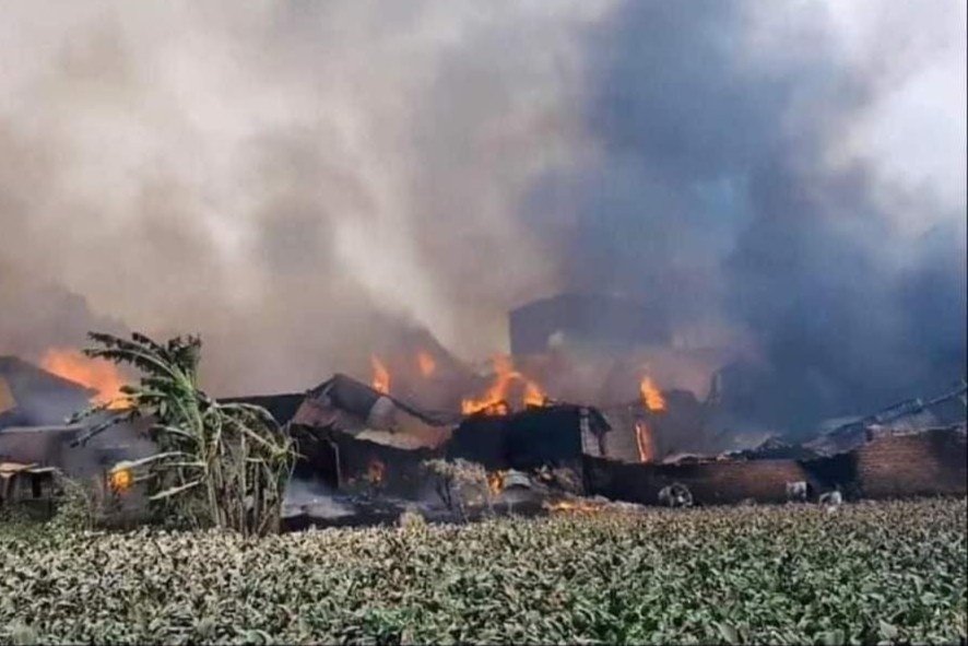 Chay hon 10 xuong go o Ha Noi hinh anh