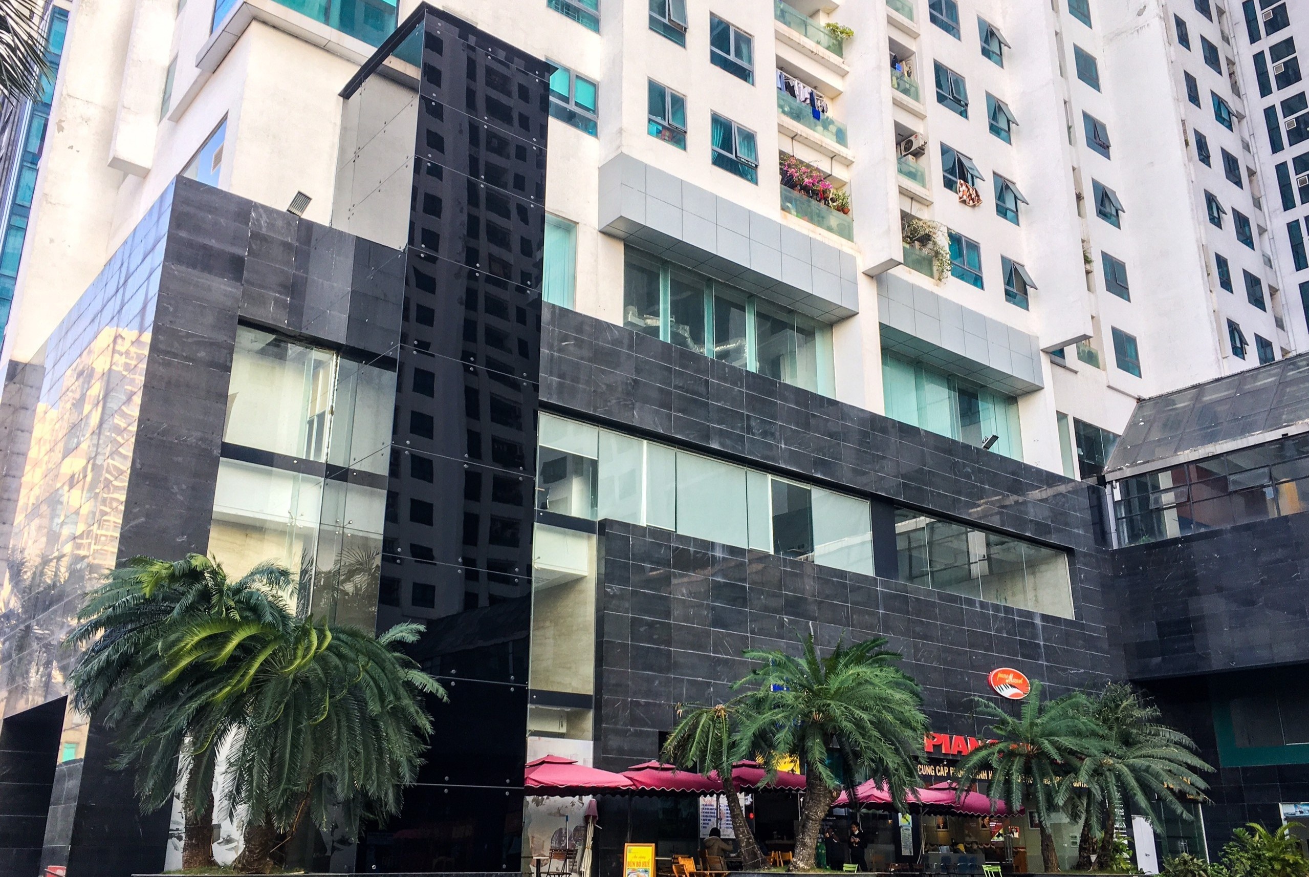 Thieu nien roi tu tang 26 chung cu Golden Land hinh anh