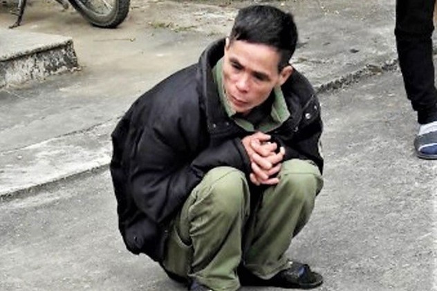 Nguoi dan ong giau hon nua ta phao duoi cong hinh anh