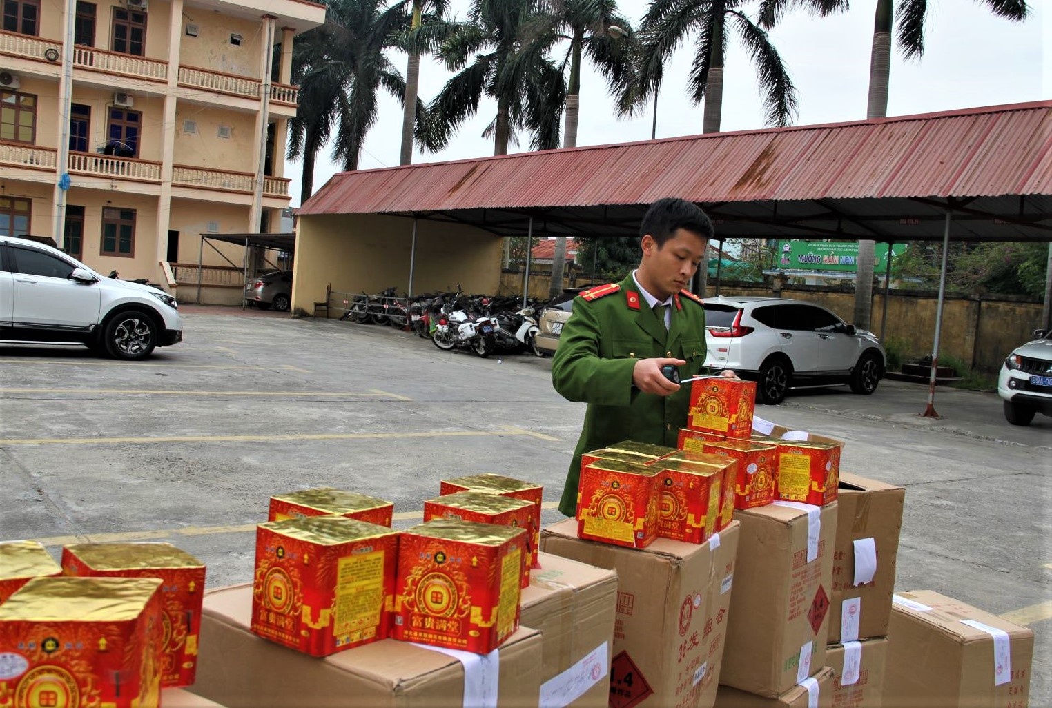 tang tru hon 300 kg phao anh 1