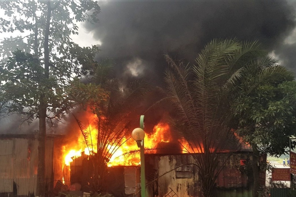 Chay bai gui xe tai Ha Noi hinh anh