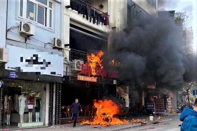 Chay quan lau cao 5 tang o Ha Noi hinh anh