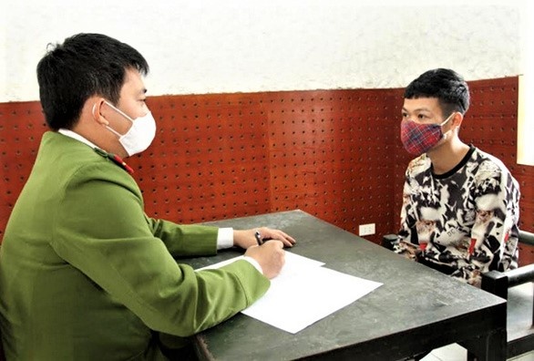 Khoi to ke dam truong cong an xa ngay mung 2 Tet hinh anh