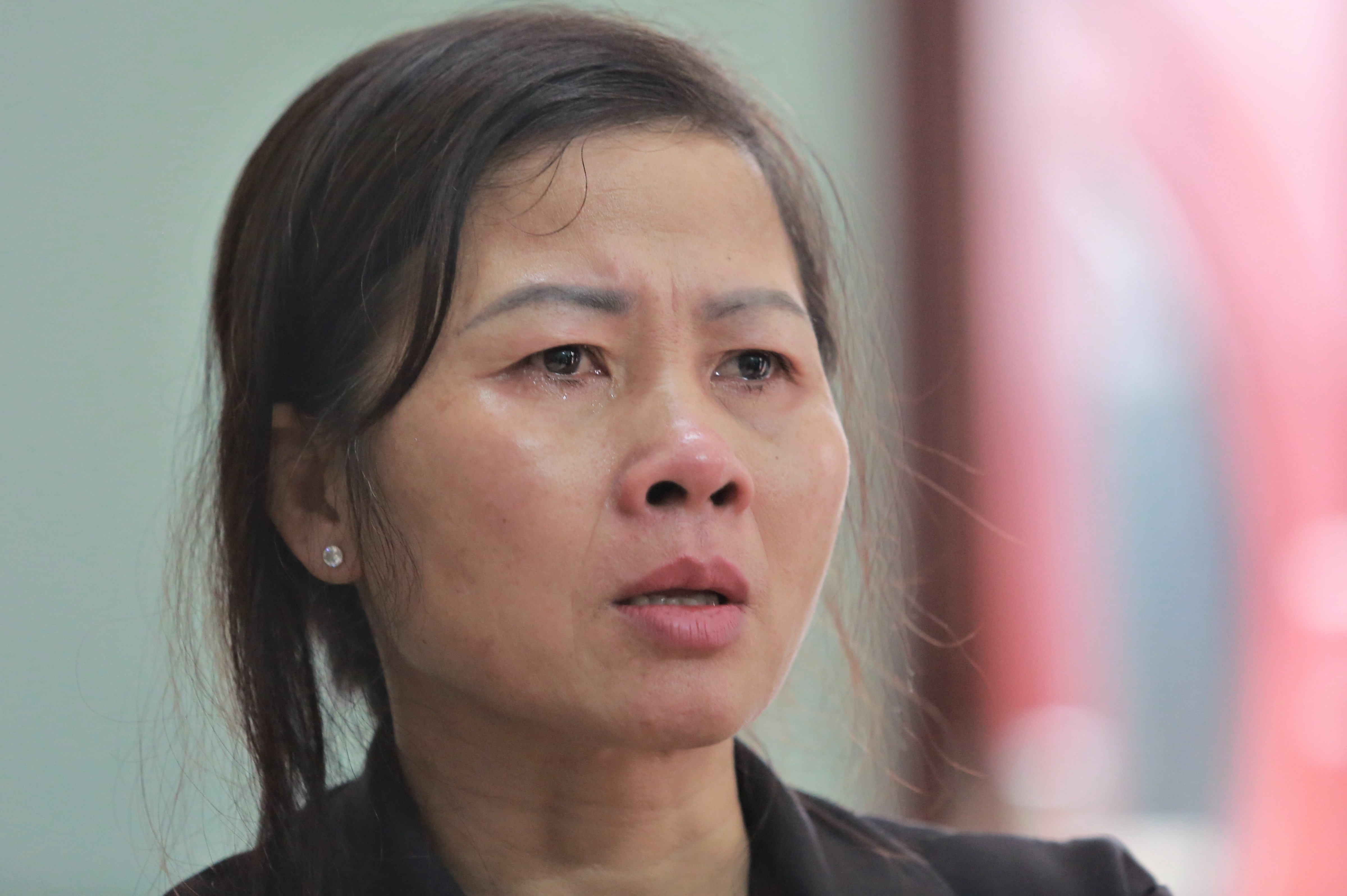 Me bat khoc khi biet con trai cuu duoc be gai anh 1