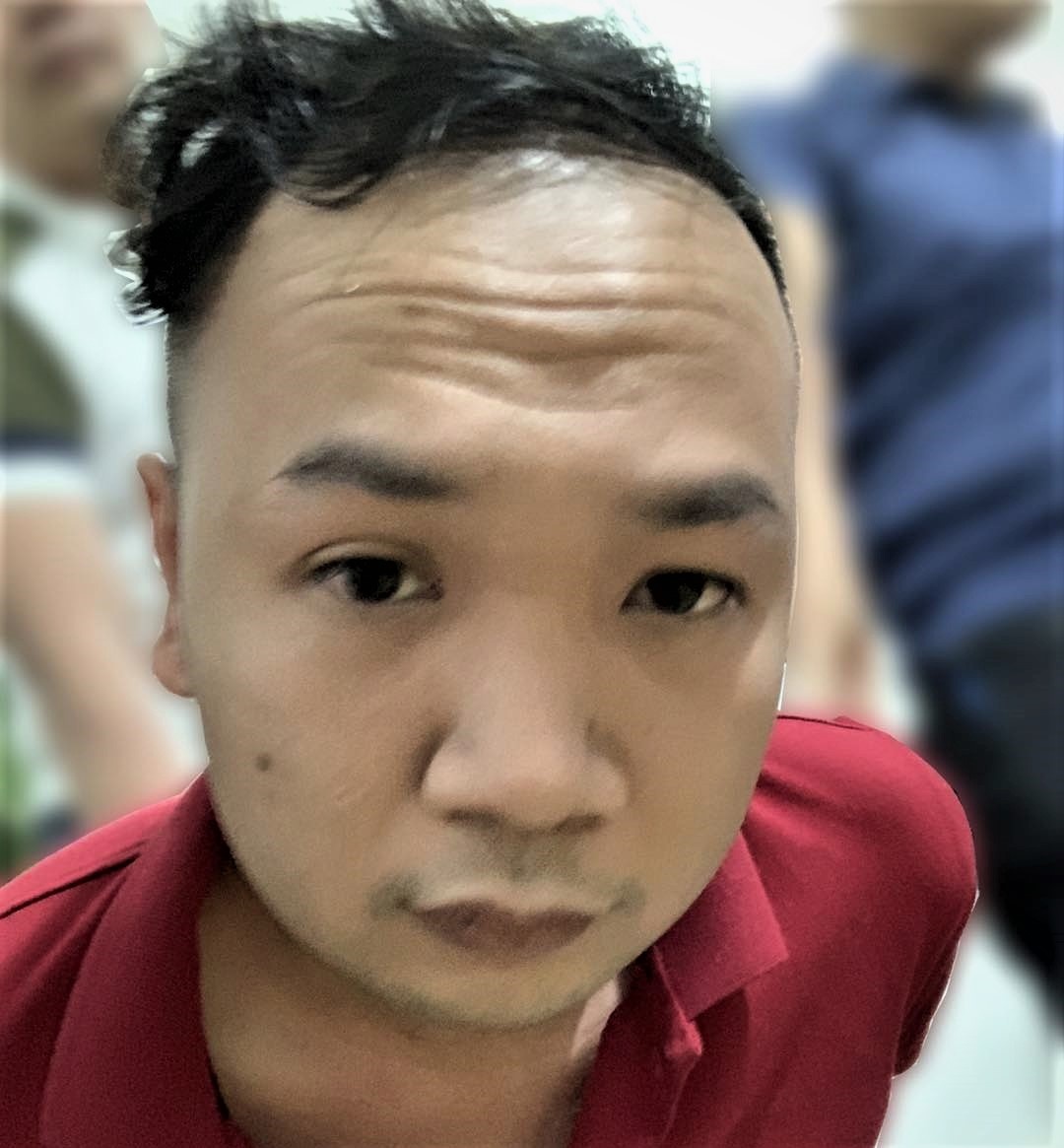 quyt tien gai ban dam anh 1