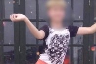 TikToker xuc pham Quoc ky bi phat hanh chinh hinh anh