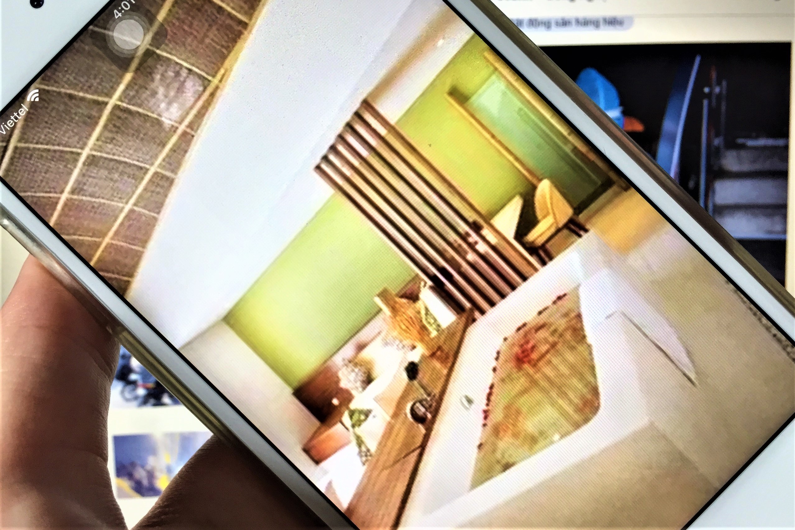 cong an co duoc kiem tra dien thoai? anh 1