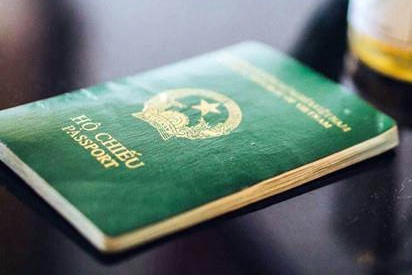 Ung vien dai bieu Quoc hoi, HDND co duoc mang 2 quoc tich? hinh anh