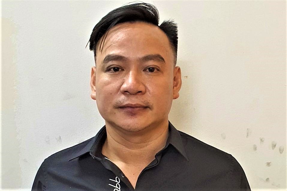 Lua ban gai mua dat roi chiem doat gan 1 ty dong hinh anh