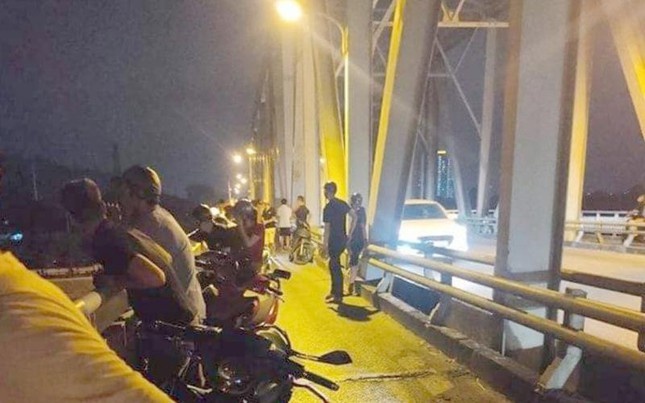 thầy giáo tử vong với 3 vết đạn trên đầu ảnh 1 thay giao tu vong voi 3 vet dan tren dau anh 1