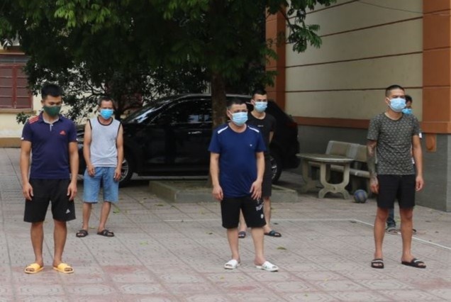 11 nguoi trong soi bac giua mua dich Covid-19 hinh anh