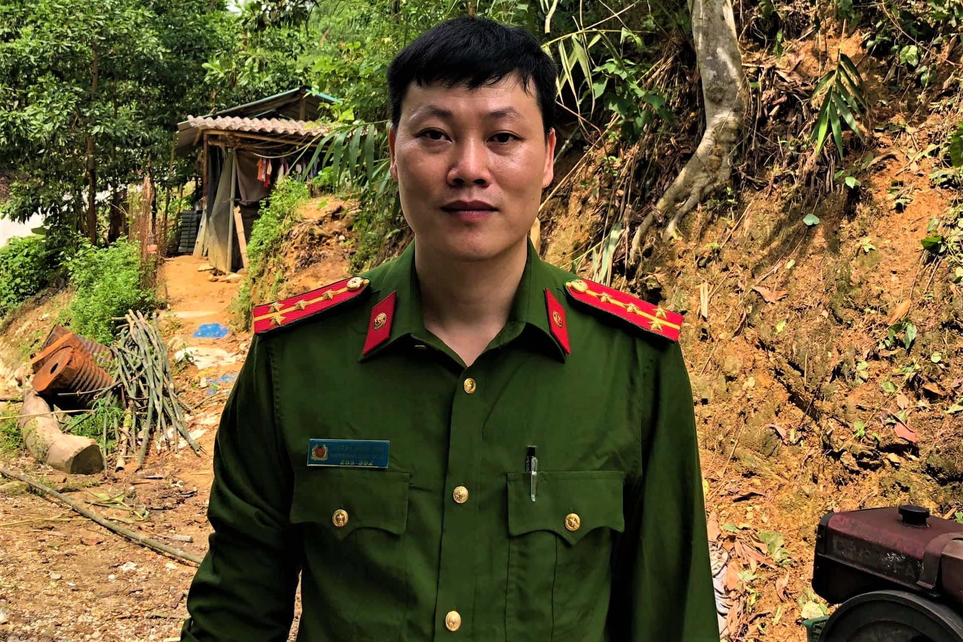 đại úy công an cứu người dân ảnh 1 dai uy cong an cuu nguoi dan anh 1