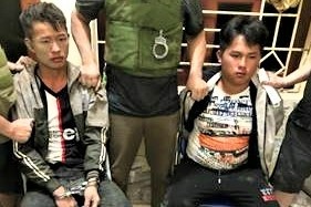 2 thanh nien van chuyen hon 23 kg ma tuy hinh anh