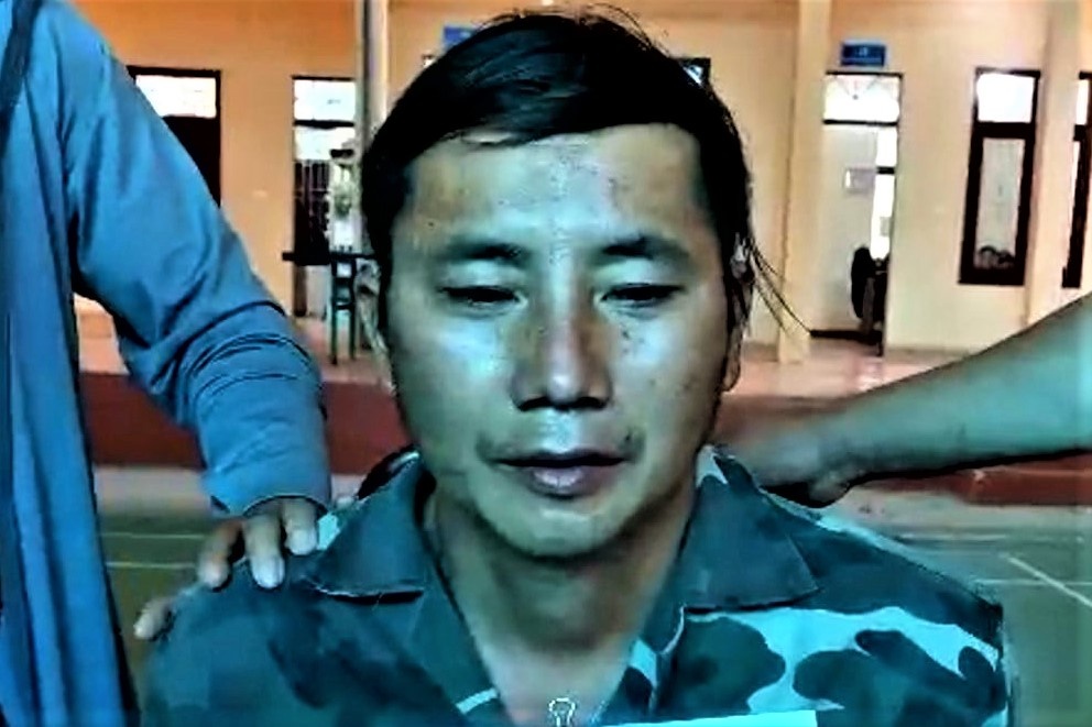 Bat qua tang ga trai van chuyen 78 banh heroin hinh anh