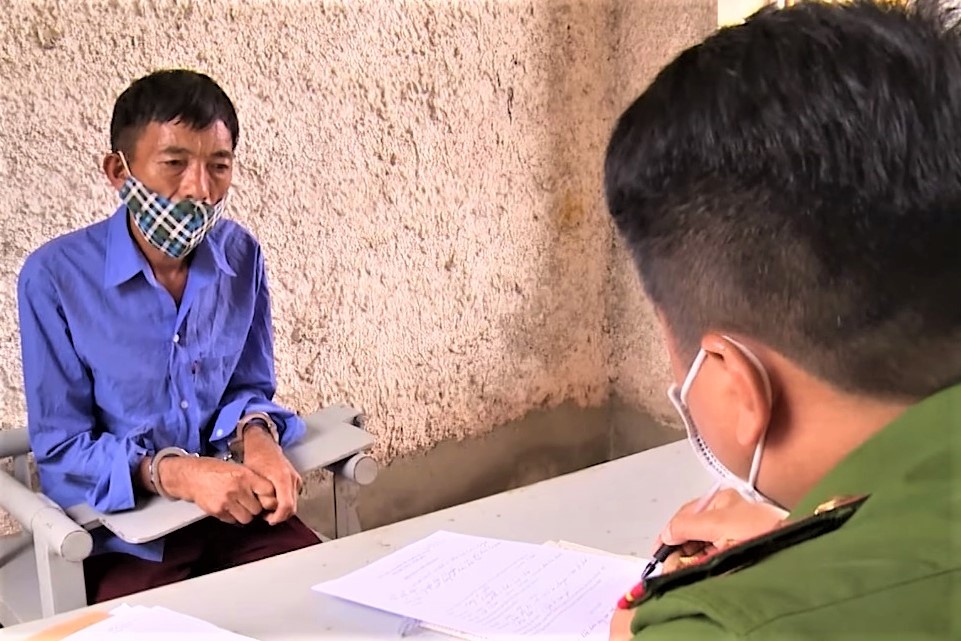 Nghi pham tron truy na an nap trong rung 23 nam hinh anh