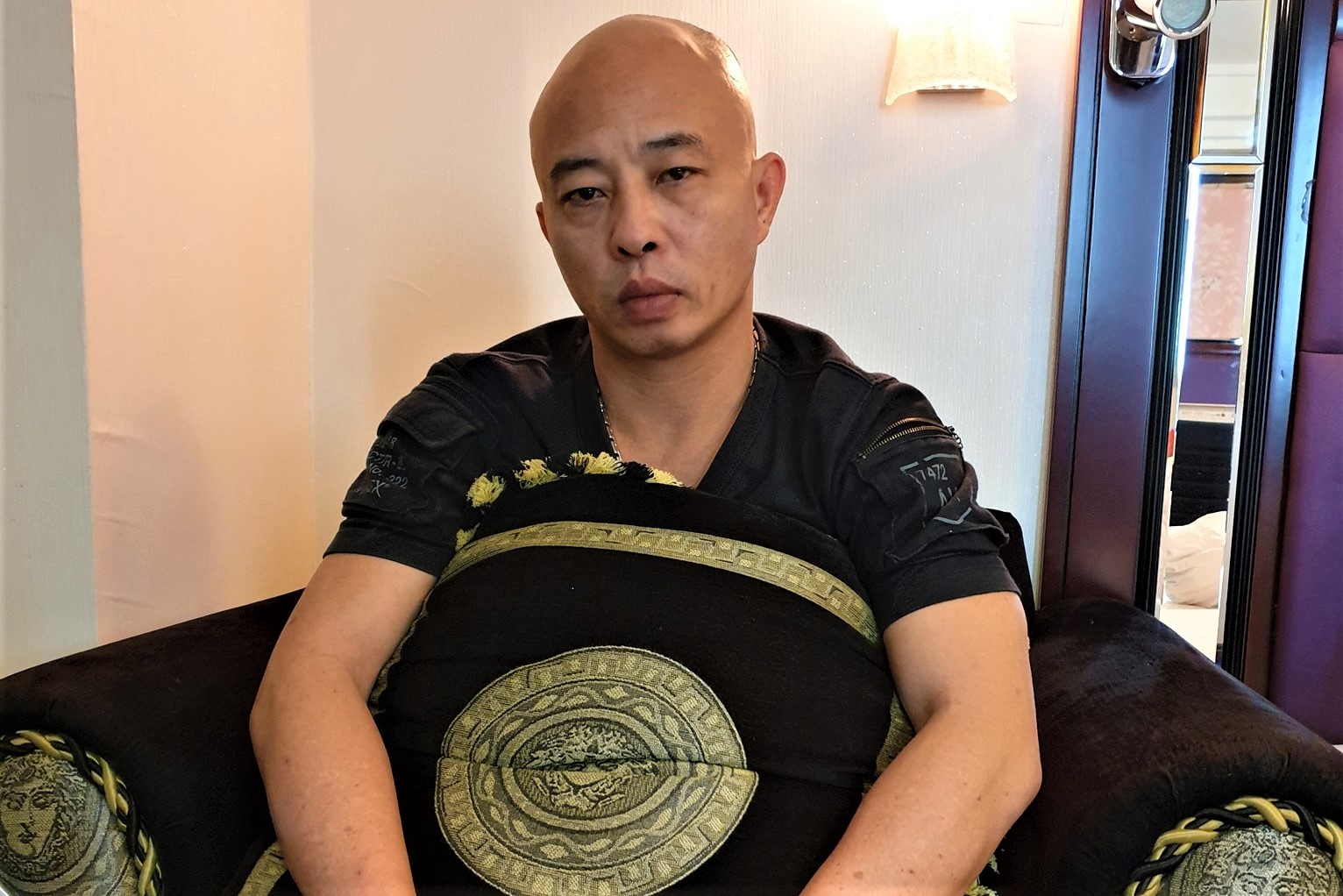 Duong 'Nhue' cung con nuoi bi truy to hinh anh