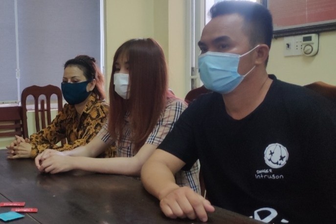 Triet pha tu diem mai dam nup bong quan ca phe thu gian hinh anh