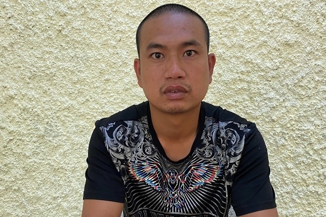 Khoi to 2 bi can dam cong an trong khu cach ly hinh anh