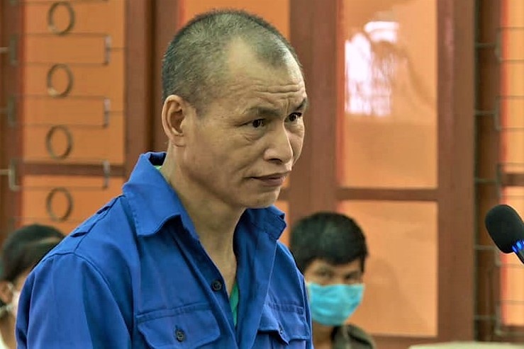 Linh 8 nam tu vi dau doc hang xom hinh anh