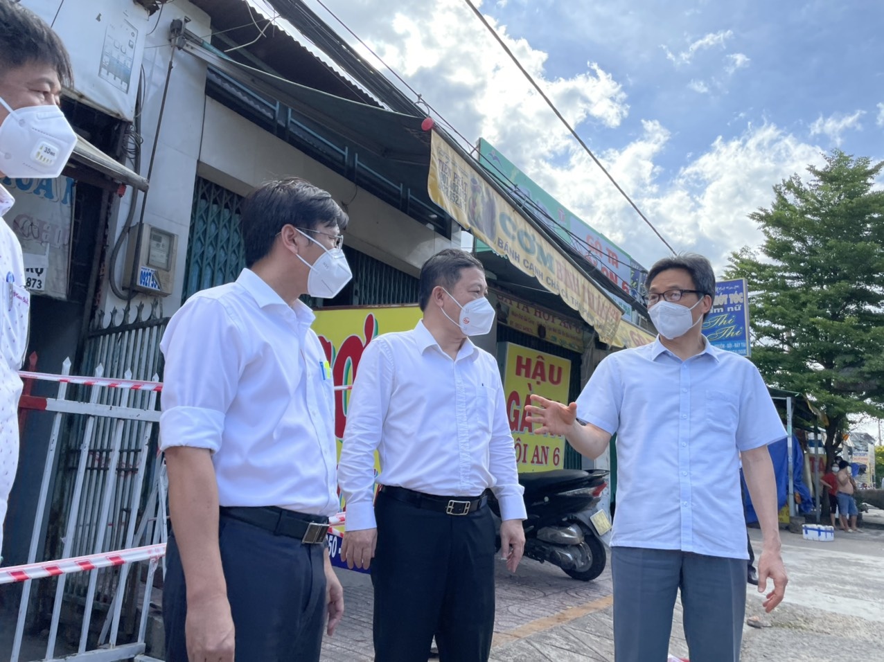 Keu goi he thong y te tu nhan ho tro chong dich anh 1