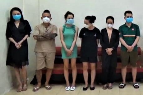 Tam giam 5 nguoi trong nhom 'bay lac' lien quan Duong Minh Tuyen hinh anh