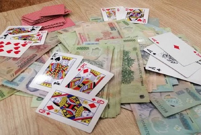 Tu tap danh lieng, 6 nguoi bi de nghi xu phat hon 100 trieu hinh anh