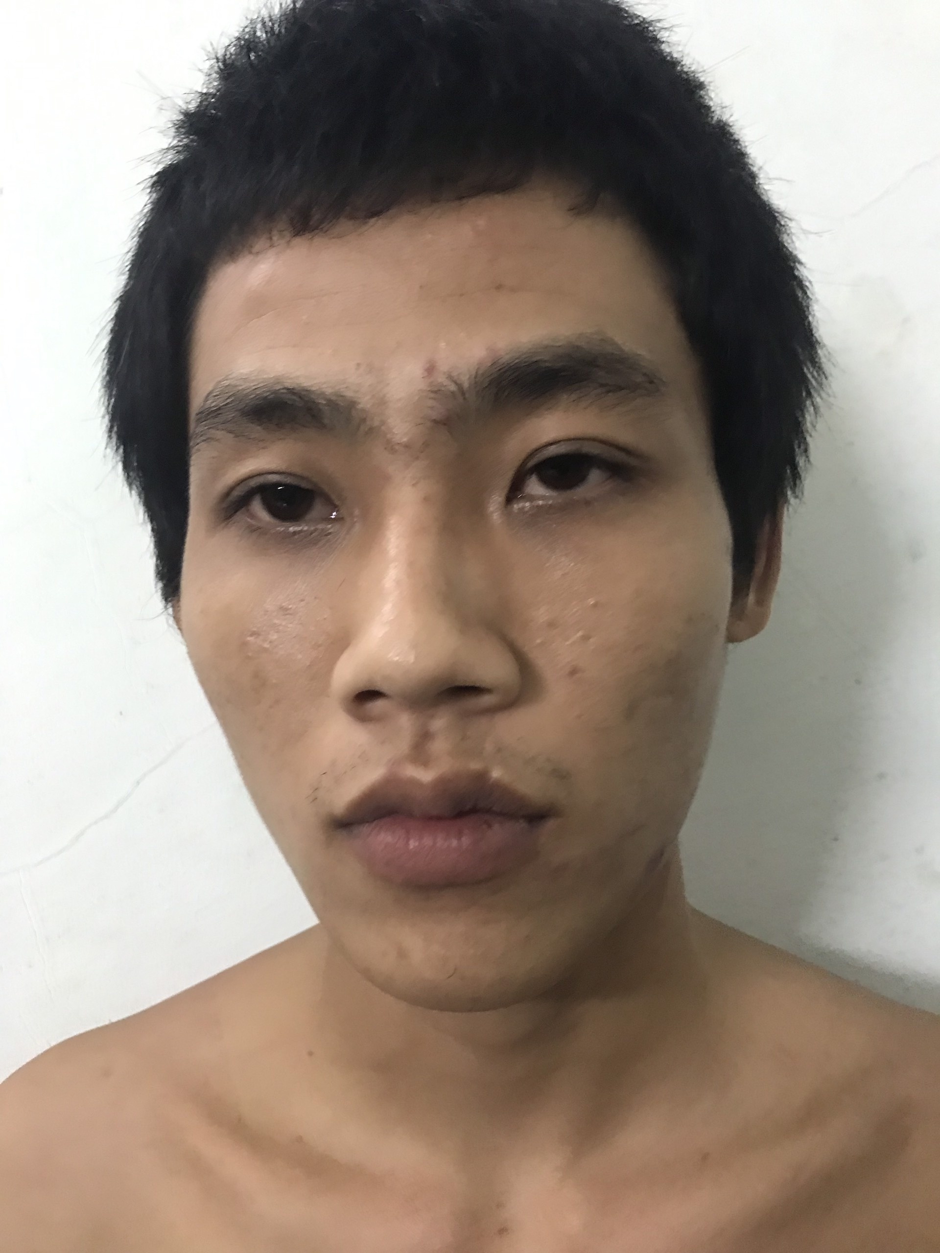 túm cổ áo phó công an xã ảnh 1 tum co ao pho cong an xa anh 1