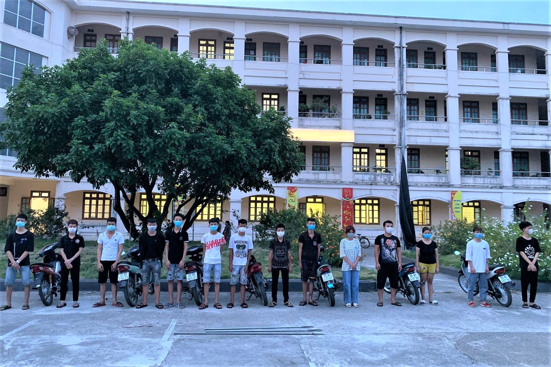 ném mã tấu vào công an ảnh 1 nem ma tau vao cong an anh 1