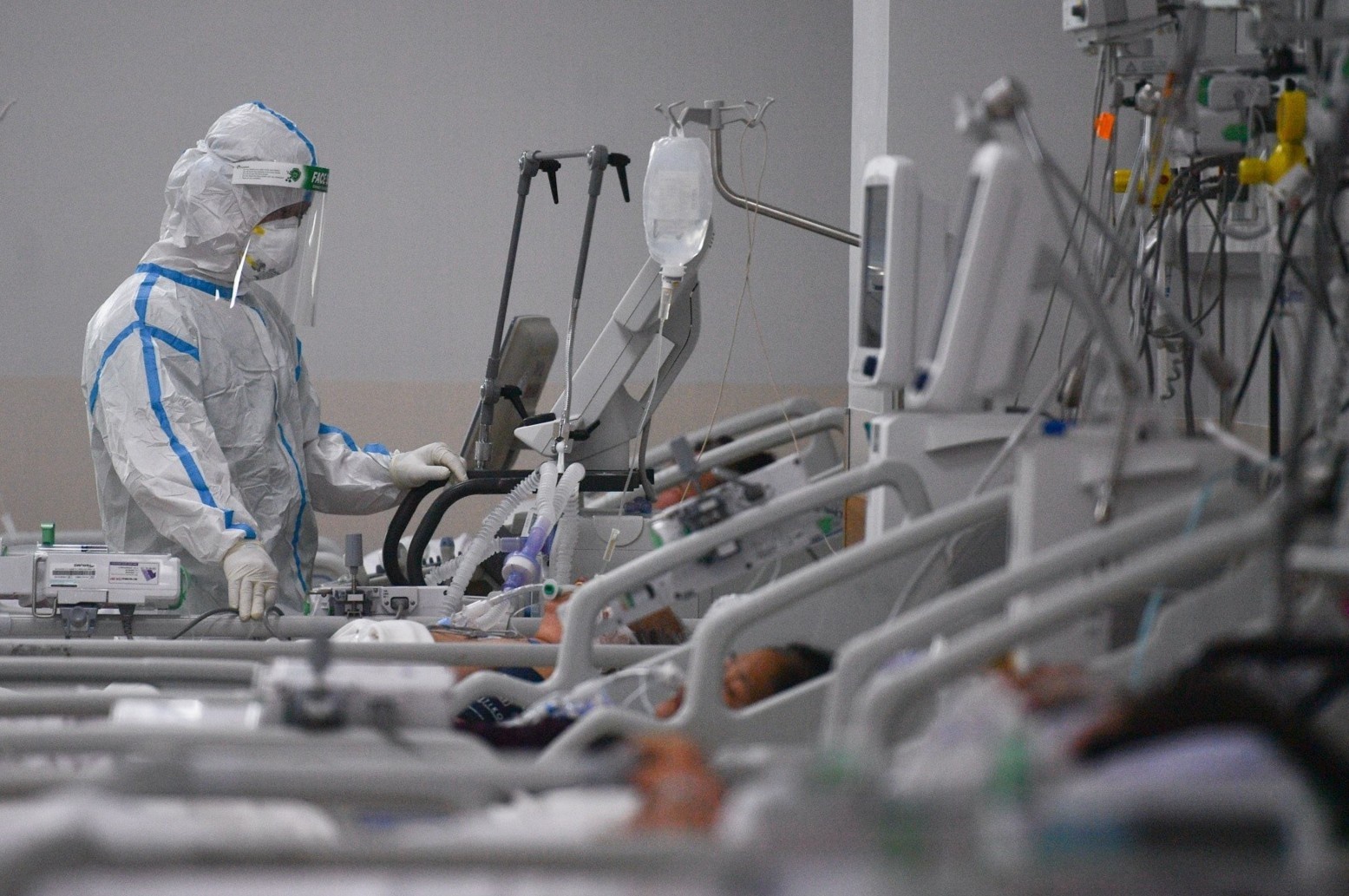 Tu choi benh nhan, 5 co so kham chua benh bi xu ly the nao? hinh anh