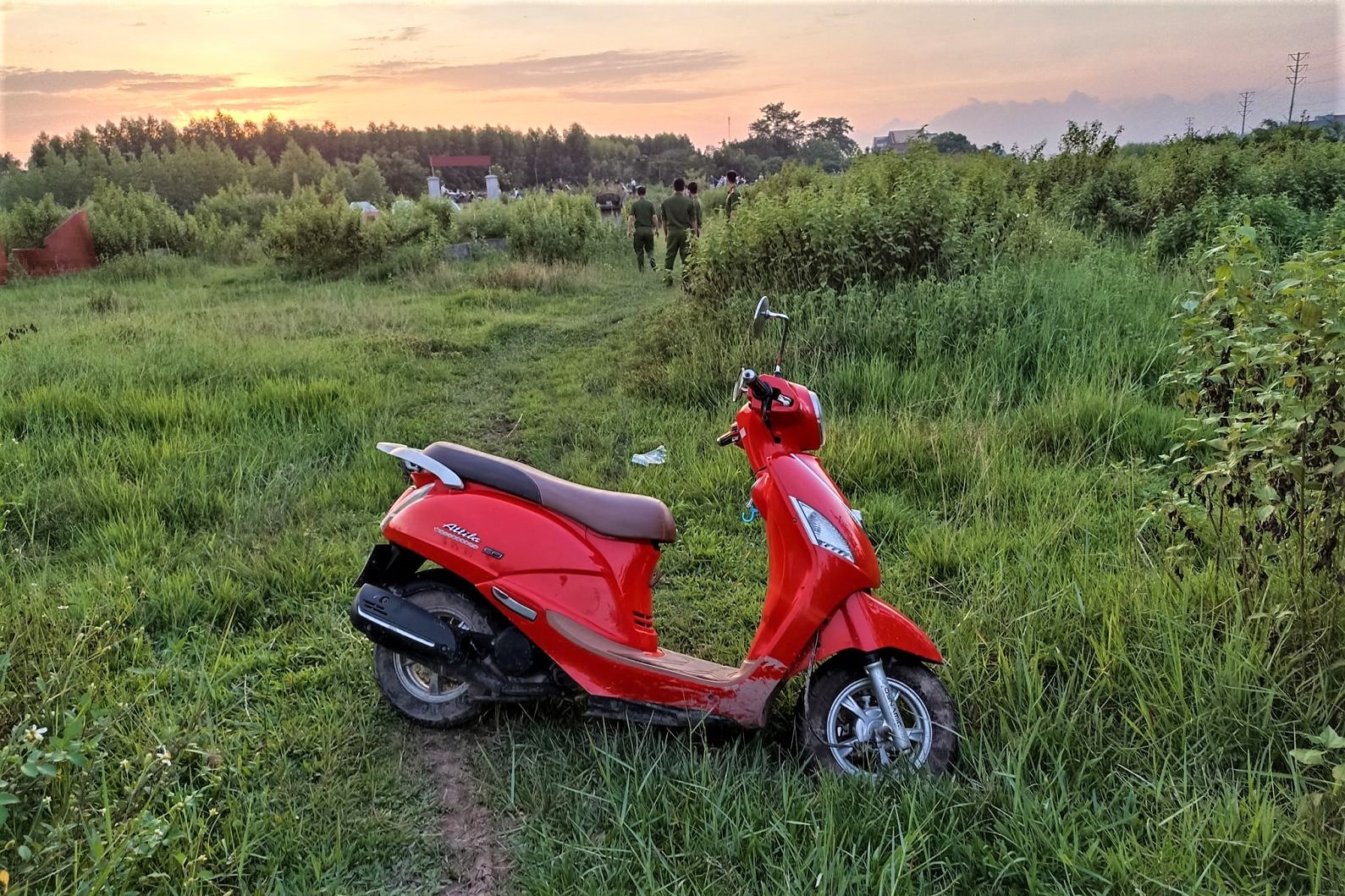 người đàn ông tử vong ở nghĩa trang ảnh 1 nguoi dan ong tu vong o nghia trang anh 1