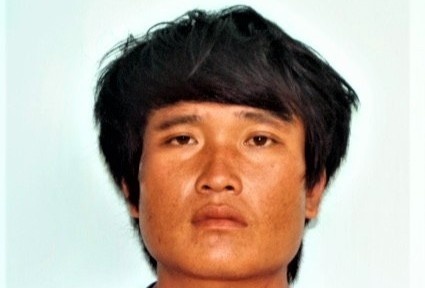 F1 tron cach ly, lao xe vao thuong uy cong an hinh anh