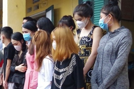 28 nguoi su dung ma tuy trong khach san Boeing hinh anh