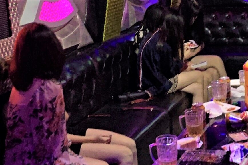 Chu quan va 24 khach hat karaoke bi de xuat phat hon 70 trieu hinh anh